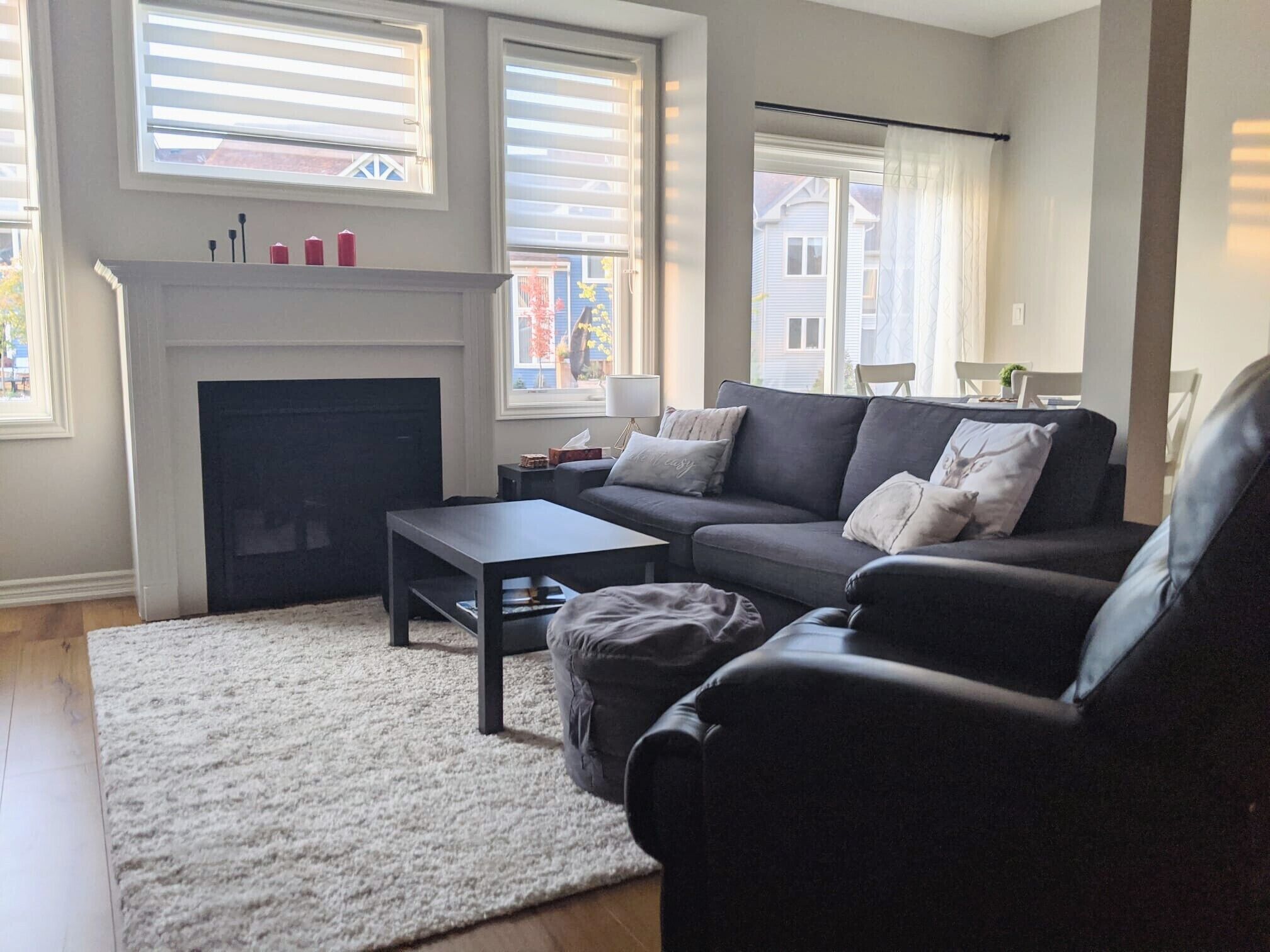 Una Smart TV, una chimenea