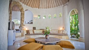 Villa, 5 Bedrooms | Living area - Villa Bulan (Seminyak)