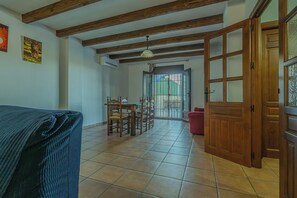 House, 6 Bedrooms, Private Pool, Mountain View | Living area