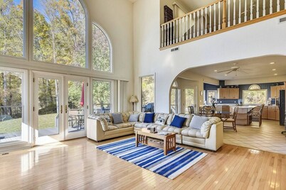 10 Min TO DT, 16 min to Biltmore, Apartment Incl.