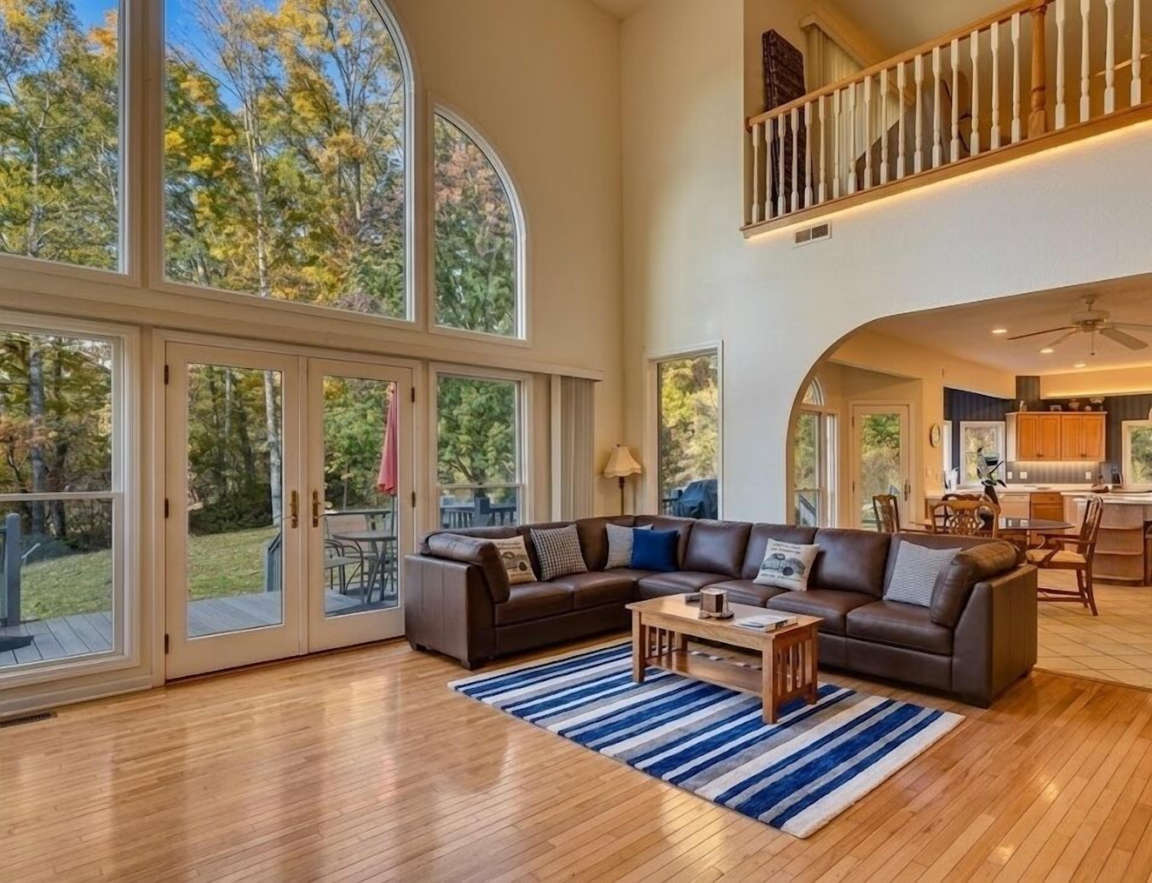 Smart TV, fireplace, video games, offices