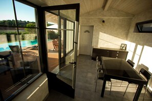 Dining - Nice quiet house classified 3* in Narbonne with private overflowing pool (Narbonne)