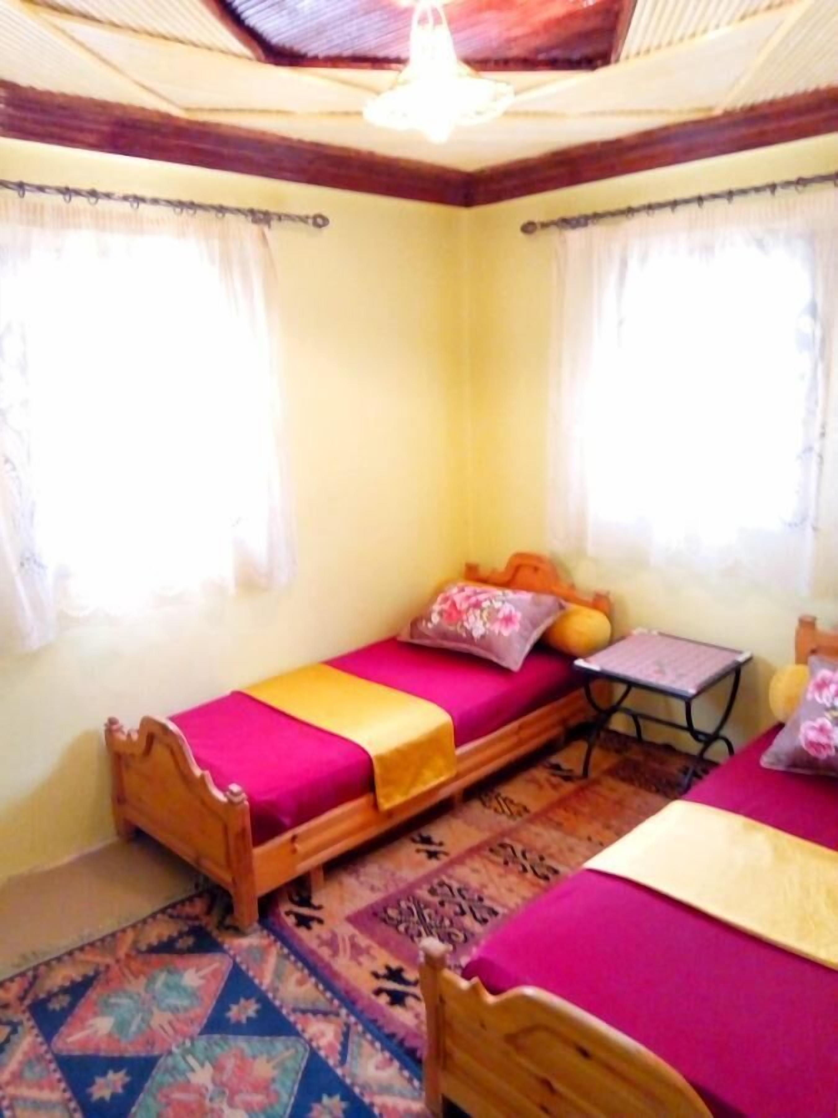 Chambre Triple | Wi-Fi gratuit, draps fournis