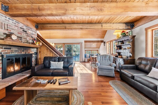 TV, fireplace, offices