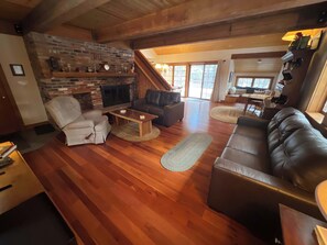 TV, fireplace, offices