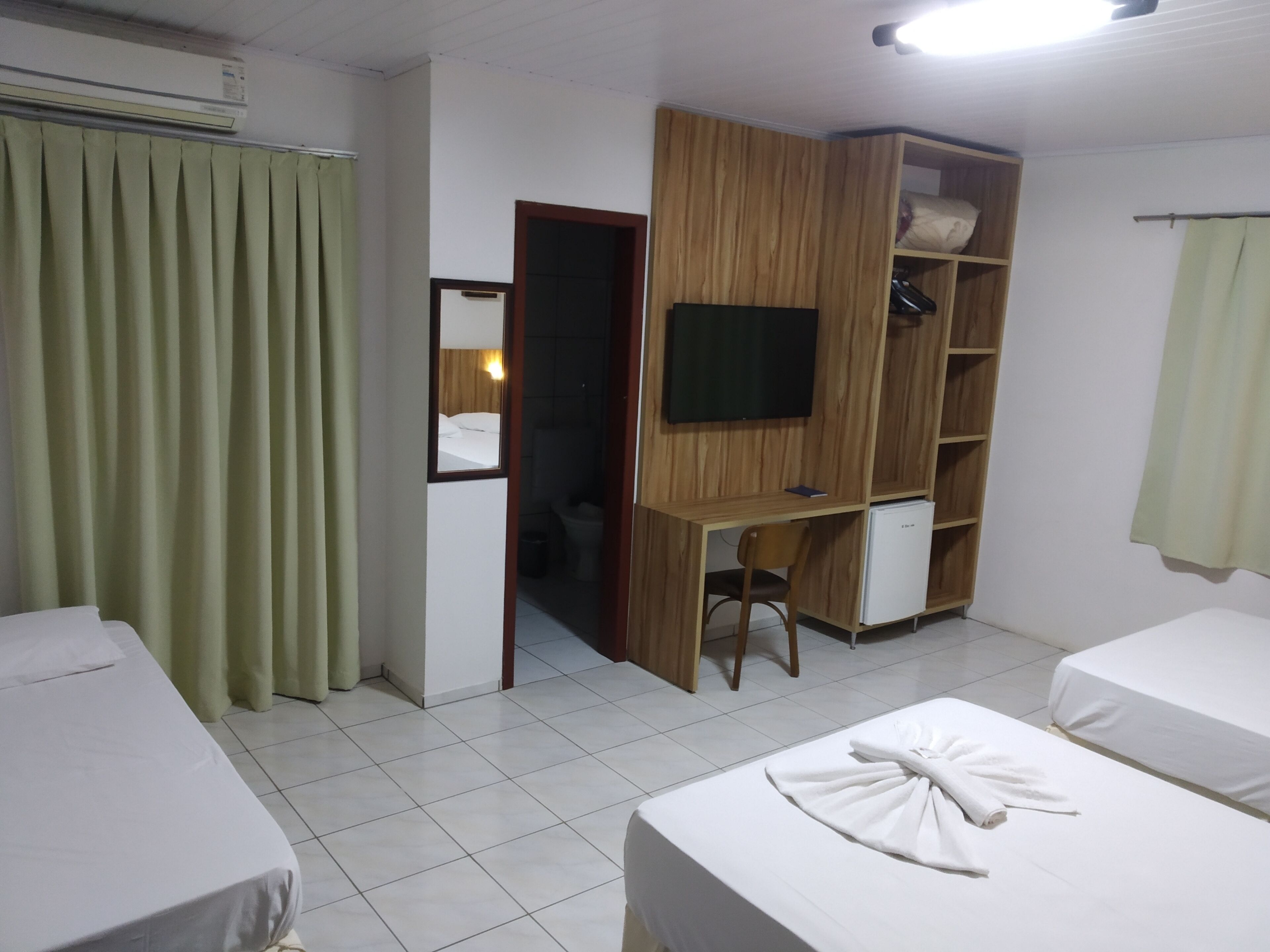 desk, laptop workspace, free wifi, bed sheets