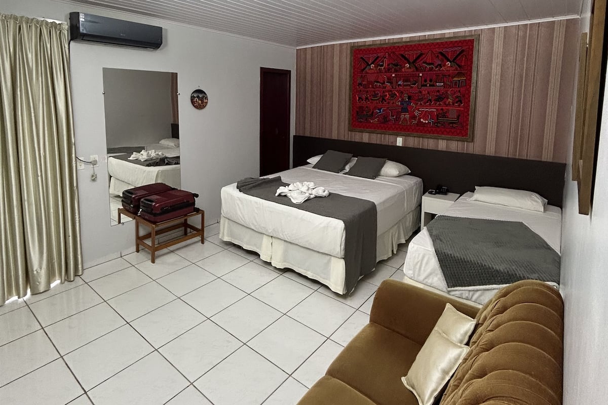 Deluxe-Zimmer | Schreibtisch, laptopgeeigneter Arbeitsplatz, kostenloses WLAN