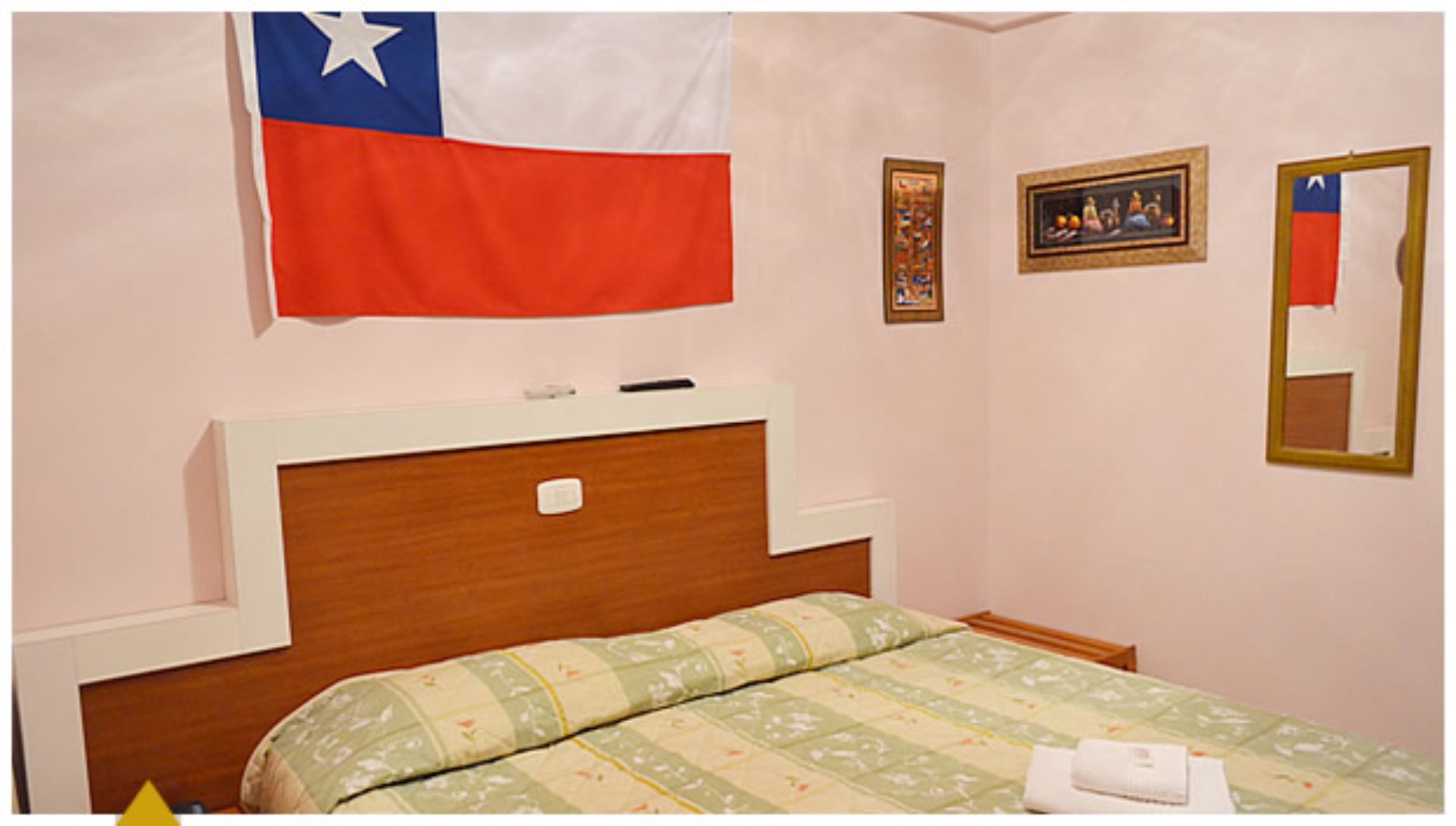 deluxe room | desk, laptop workspace, free wifi, bed sheets