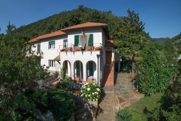 Exterior - La casa sul fiume (Ellera)