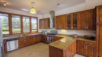 Oven, dishwasher