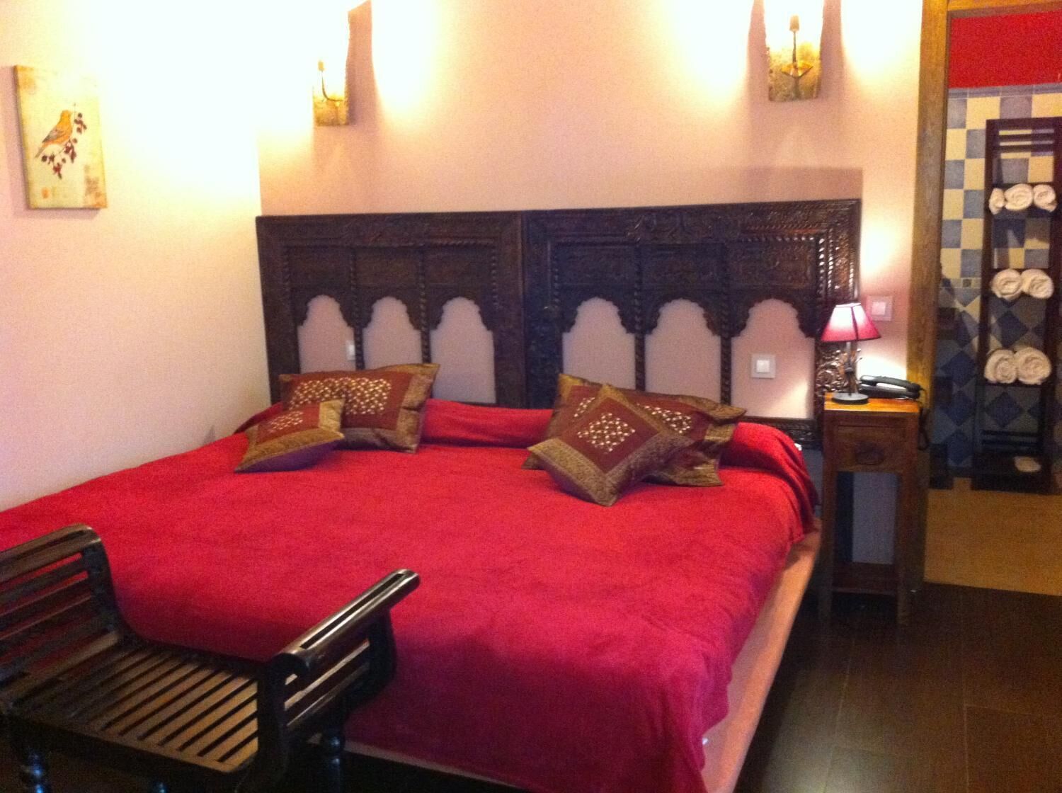Desk, soundproofing, cots/infant beds, rollaway beds