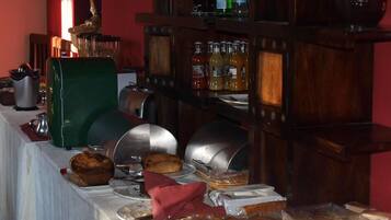 Free daily buffet breakfast