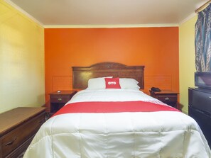 Habitación, 1 cama de matrimonio, fumadores | Wifi gratis y ropa de cama