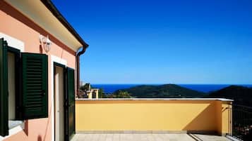 Habitación doble Deluxe, vista parcial al mar (Lavanda) | Vista desde la habitación