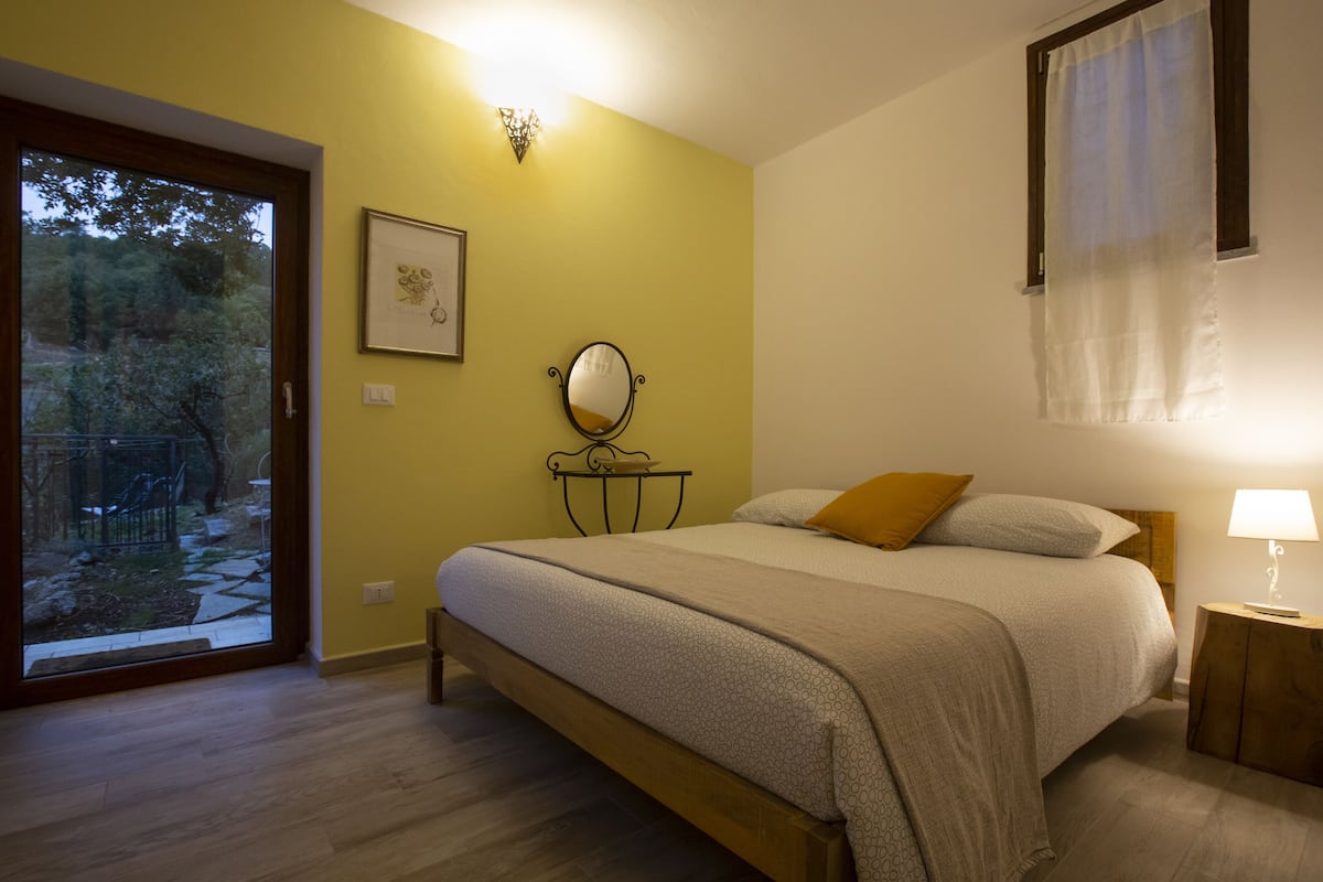 Deluxe-Doppelzimmer, Gartenblick (Elicriso) | Betten mit Memory-Foam-Matratzen, individuell dekoriert
