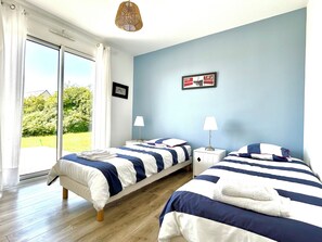 4 bedrooms, iron/ironing board, free WiFi, bed sheets