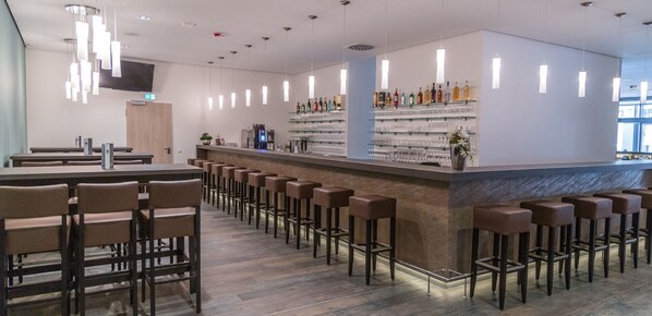 Bar (on property) - B&F Hotel am Neumarkt (Bad Hersfeld)