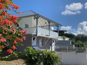 Exterior - studio, quiet area, terrace and garden 800 m from the beach (Le Diamant)