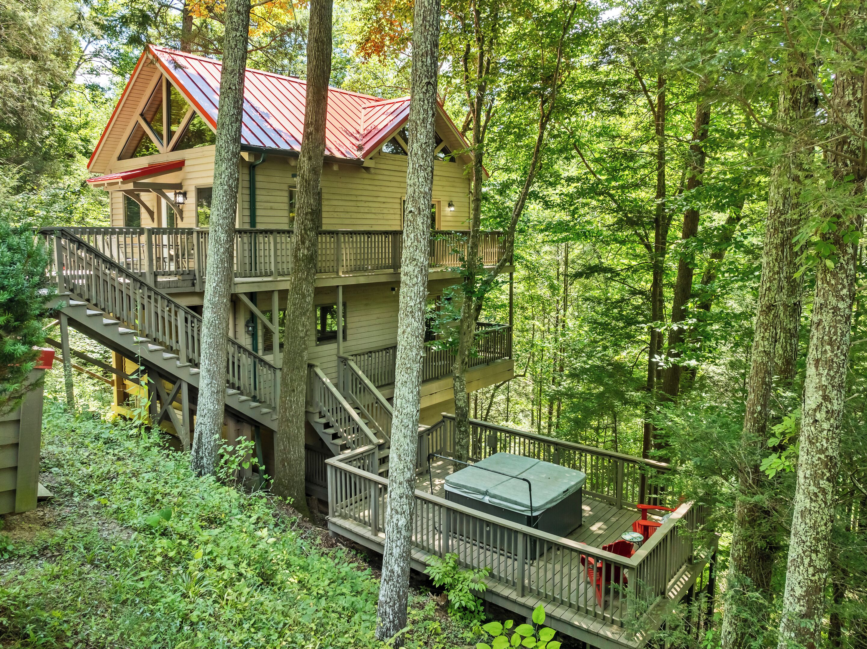 Hot Tub☎Whirlpool☎Sleeps 9☎Seasonal Pool☎Spacious -  Tree House