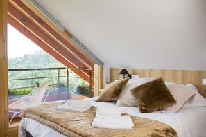 4 slaapkamers, een strijkplank/strijkijzer, reisbedje, wifi