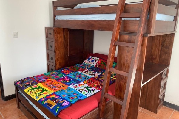 Guestbedroom with bunk bed