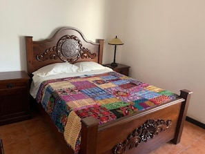 3 chambres, coffres-forts dans les chambres, bureau