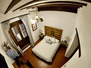 Coffres-forts dans les chambres, bureau, rideaux occultants