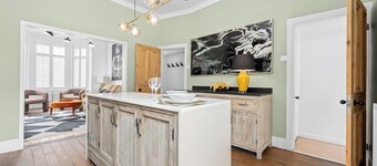 This house is a 4 bedroom(s), 3 bathrooms, located in Manchester, England.