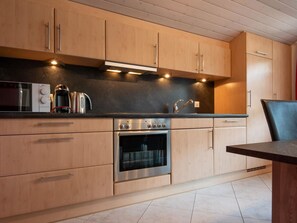 Dishwasher, high chair, mixer - Beautiful apartment for 8 guests with WIFI, TV and balcony (Tamatten)