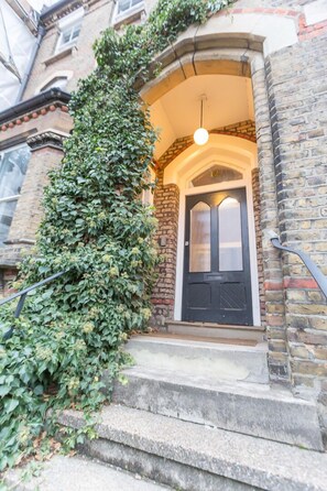 Exterior - Spacious 1BR Period Apartment Hampstead (London)