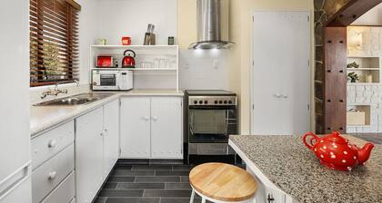 Heathcote Cottage - Taupo Holiday Home
