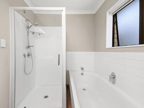 Badewanne, Haartrockner