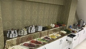 Breakfast buffet - Viva Hotel (Istanbul)
