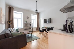 Apartment | Living area - Cozy new stylish 15 min to the center (Vienna)