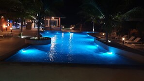室外游泳池