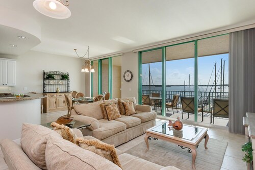 180° water views over Marco River in Old Marco, CANCELLATION Mar 2026 now avail.