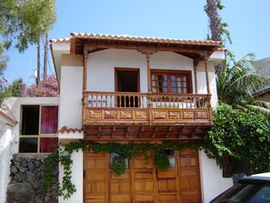 Exterior - Willkommen im Paradies (La Matanza de Acentejo)