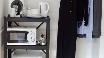 Standard Double Room | Private kitchen | Mini-fridge, microwave, electric kettle