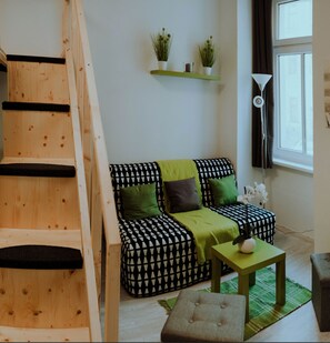 Apartment | Wohnbereich | Flachbildfernseher