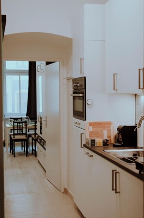 Private kitchen - Modern City Apartment Near Central Park (Vienna)