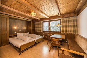 Classic Studio, Annex Building | Free WiFi