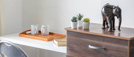 Double Room | Ruang kerja komputer riba, seterika/papan seterika, cadar katil