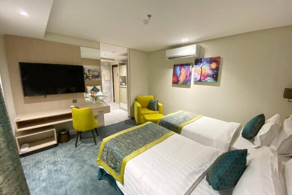 Deluxe Room | 1 bedroom, Egyptian cotton sheets, premium bedding, pillowtop beds