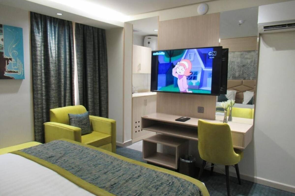 Economy Room | 1 bedroom, Egyptian cotton sheets, premium bedding, pillowtop beds