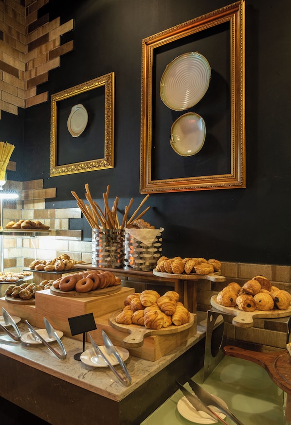 Petit déjeuner continental compris