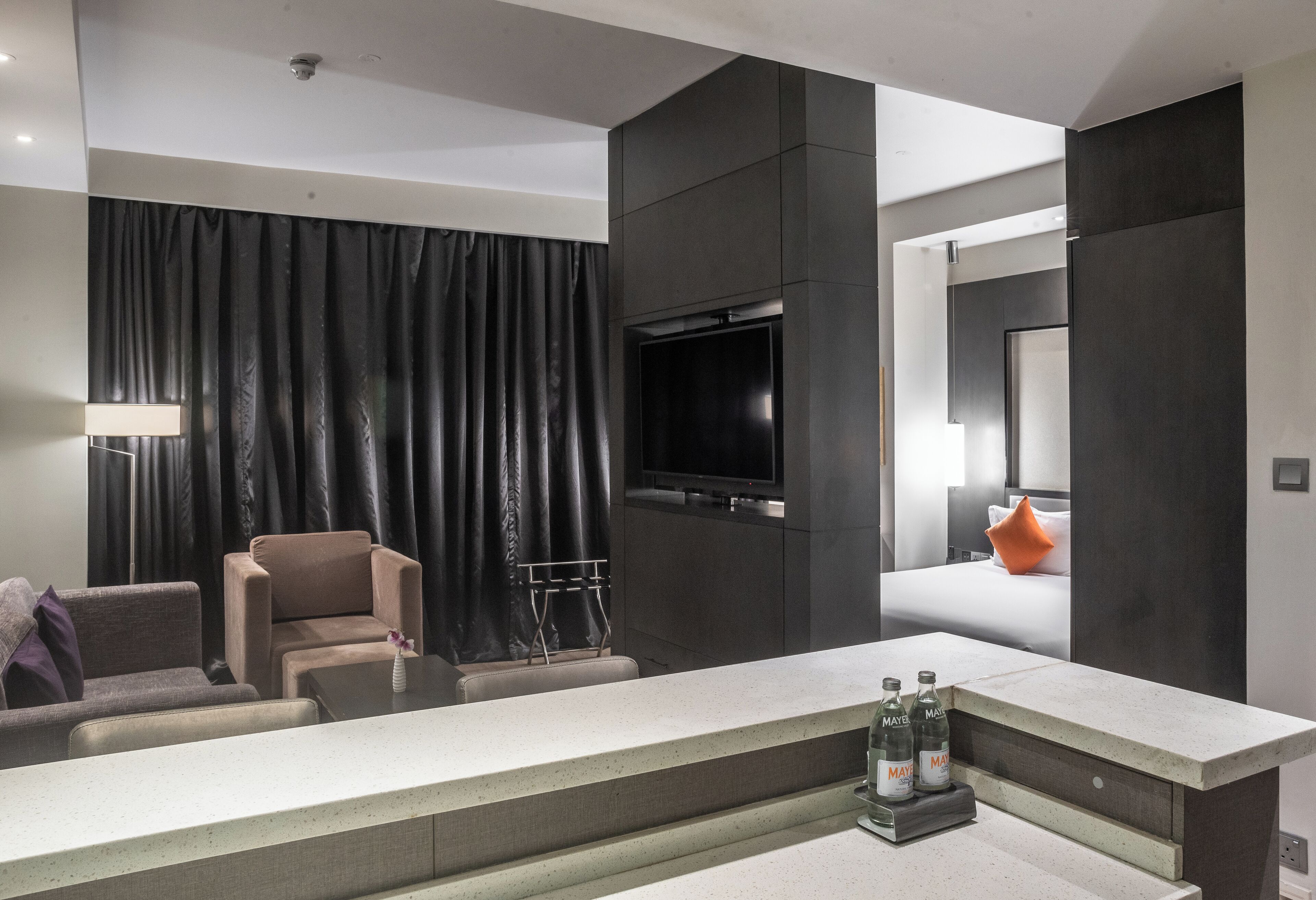 junior suite, 1 king bed, non smoking | 1 bedroom, premium bedding, minibar, in-room safe