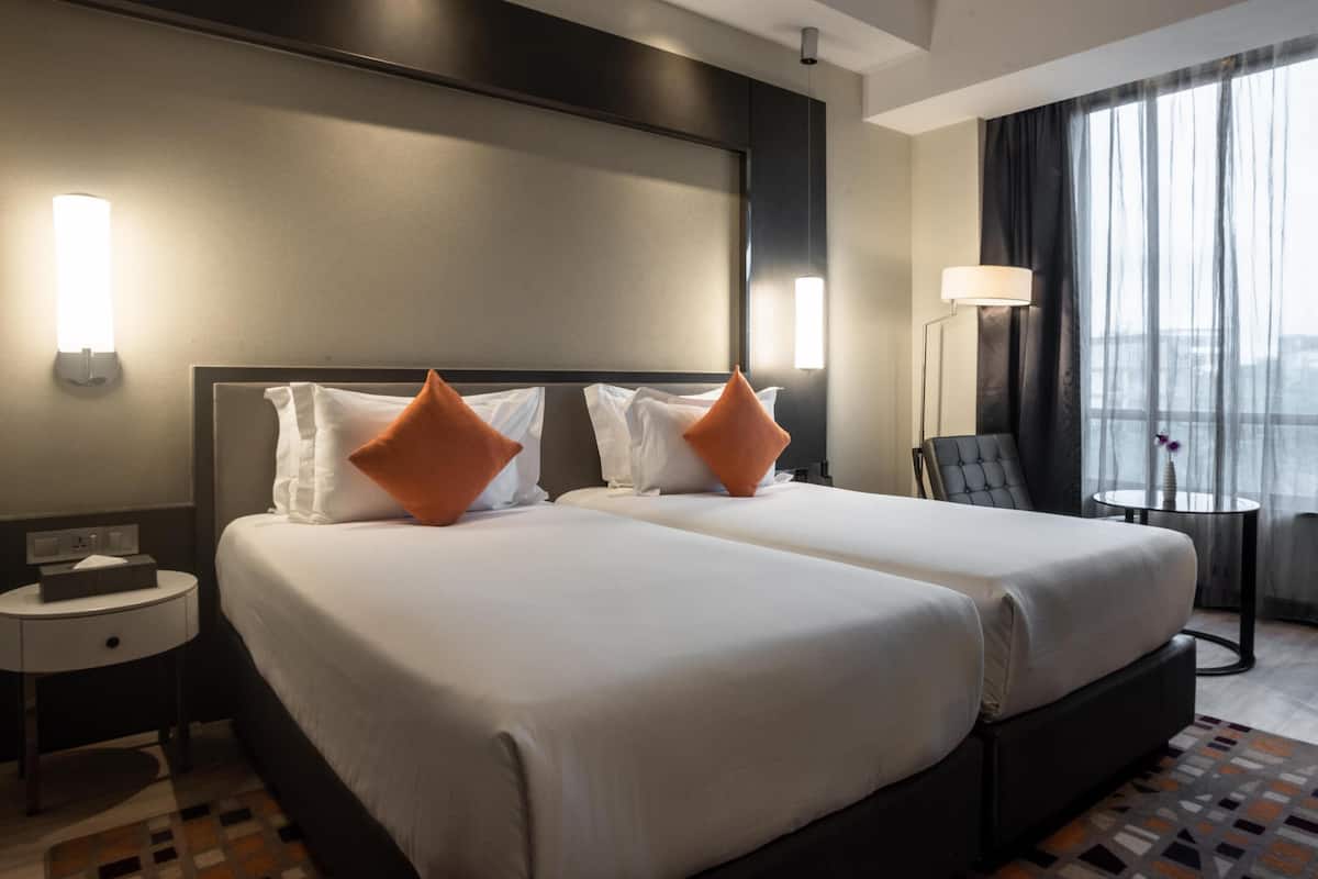 1 bedroom, premium bedding, minibar, in-room safe
