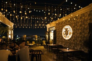 Bar (in der Unterkunft)