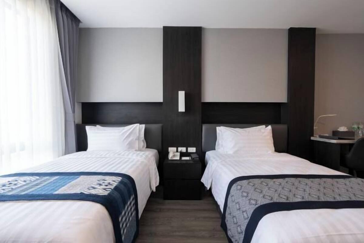 Minibar, desk, free WiFi