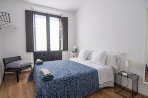 2 slaapkamers, een strijkplank/strijkijzer